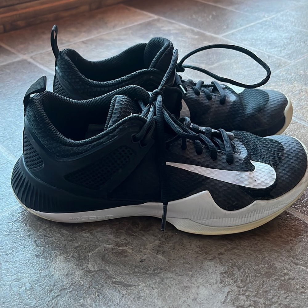 Nike Volleyball Shoes Size 8.5